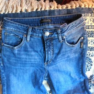 🔥Silver Jeans 🔥 Avery style straight leg